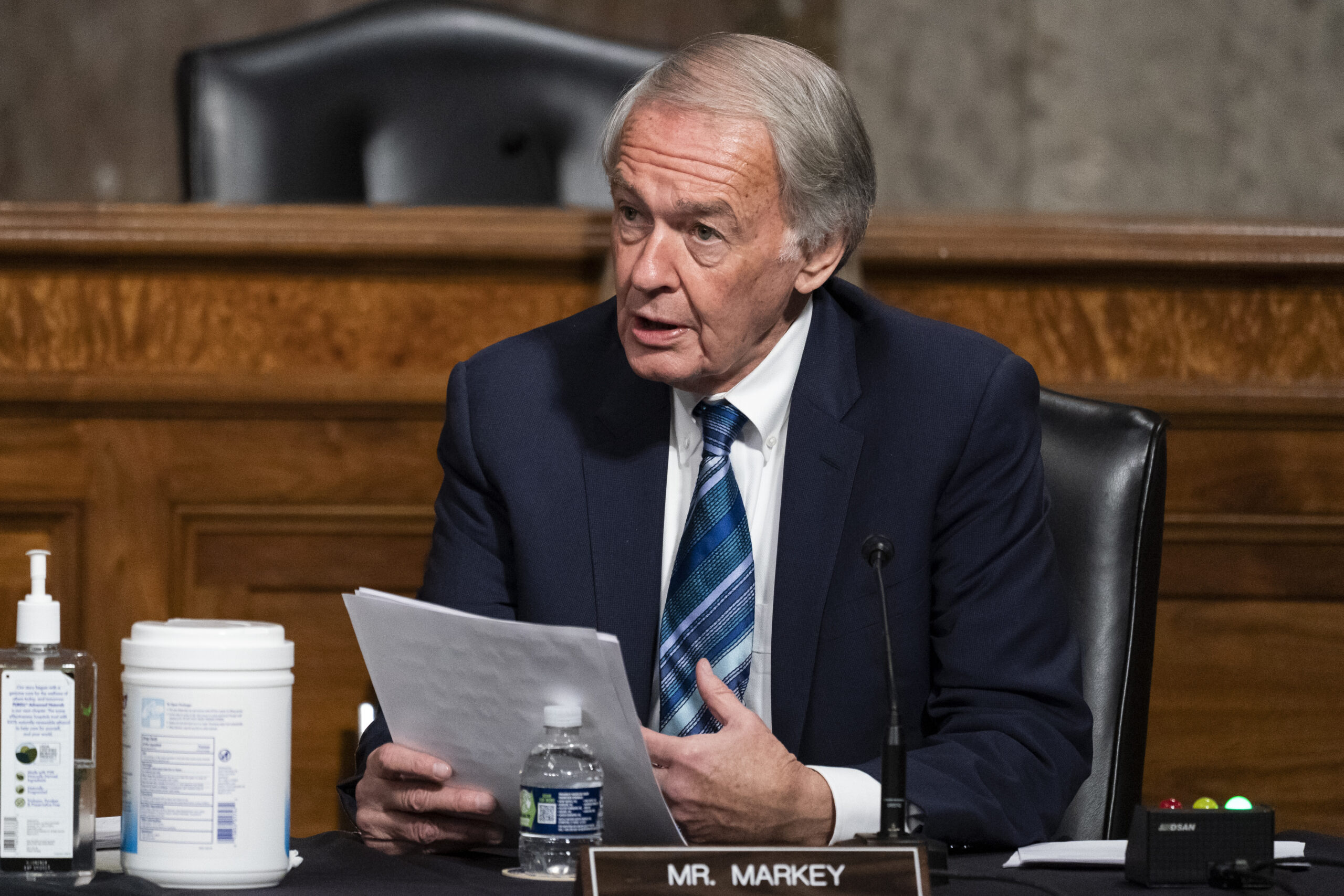 Markey planning bill to ban Russian petroleum imports