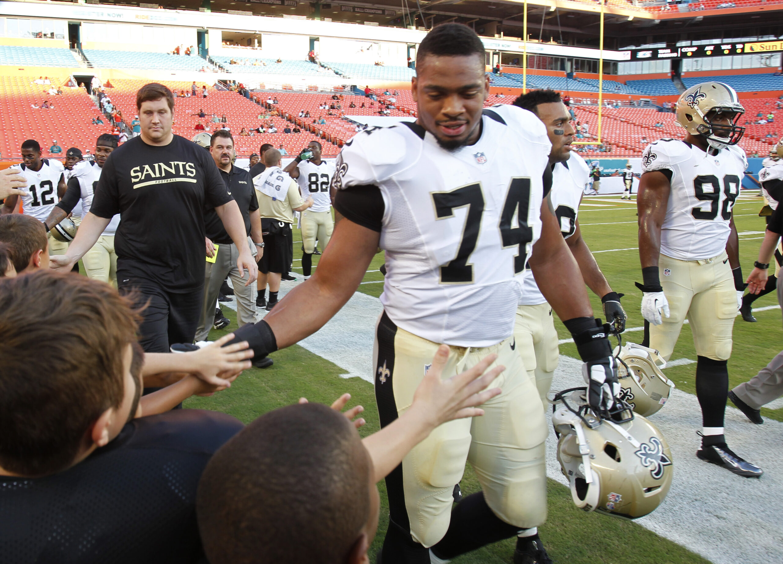 Police investigating former NFL player dying days after his arrest