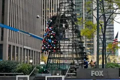 Fox News lights up new Christmas tree after original set on fire