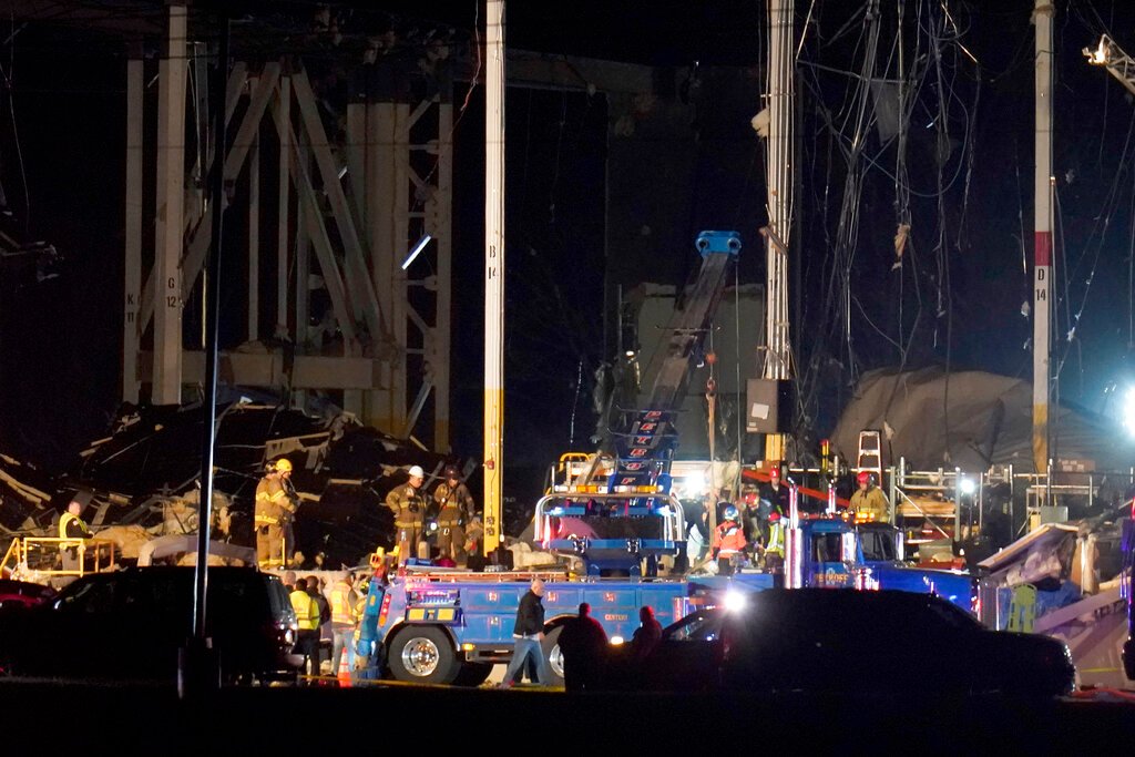 At least 70 dead as tornadoes and storms devastate Midwest and South