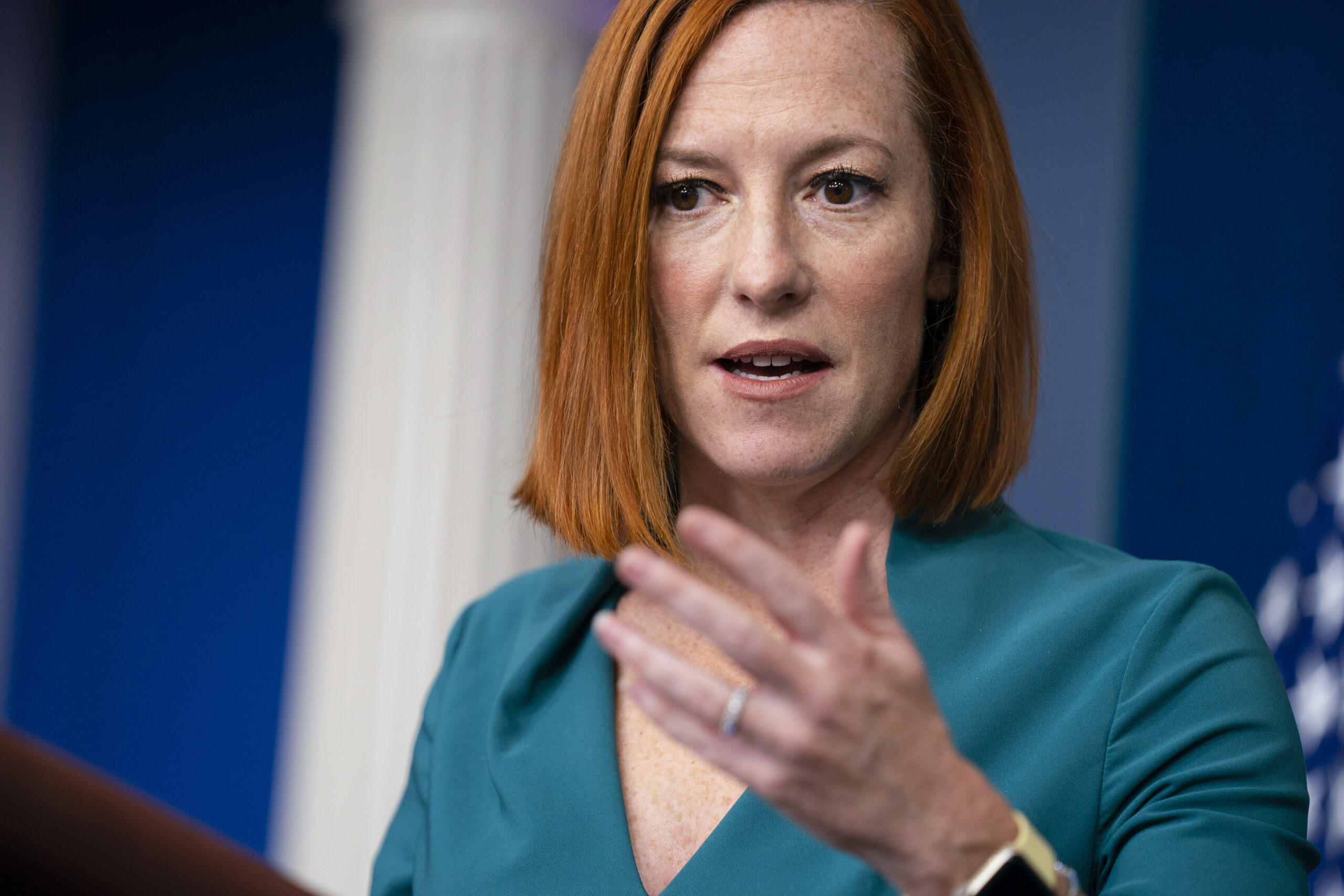 White House denies it intends to distribute crack pipes
