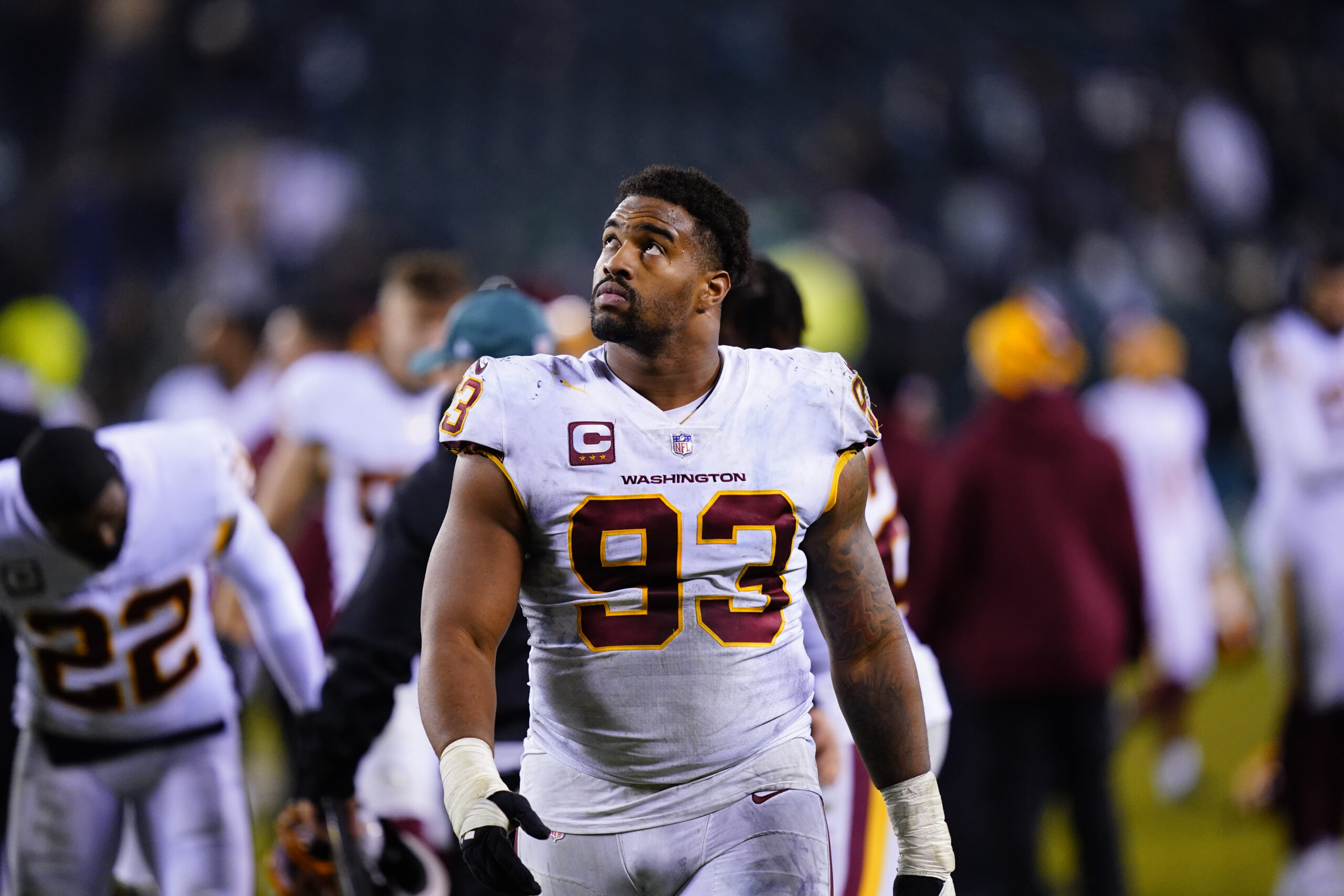 WATCH: NFL player throws punch at teammate during blowout loss