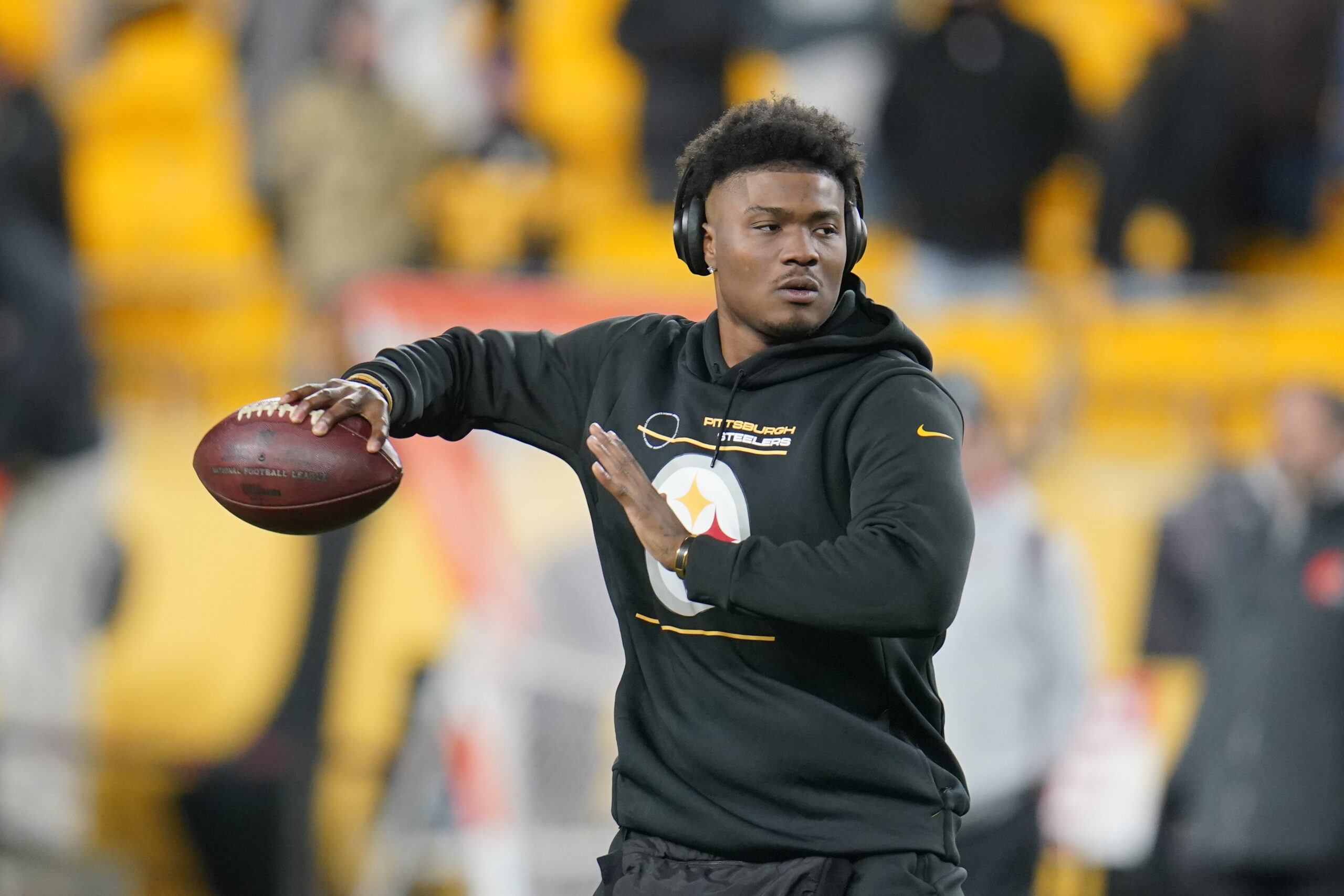 Pittsburgh Steelers quarterback Dwayne Haskins dead after getting hit by a car
