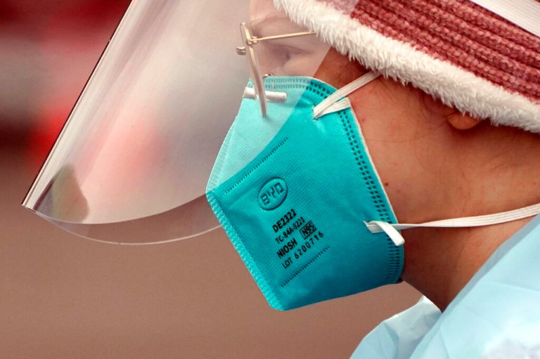 White House to distribute 400 million N95 masks starting next week