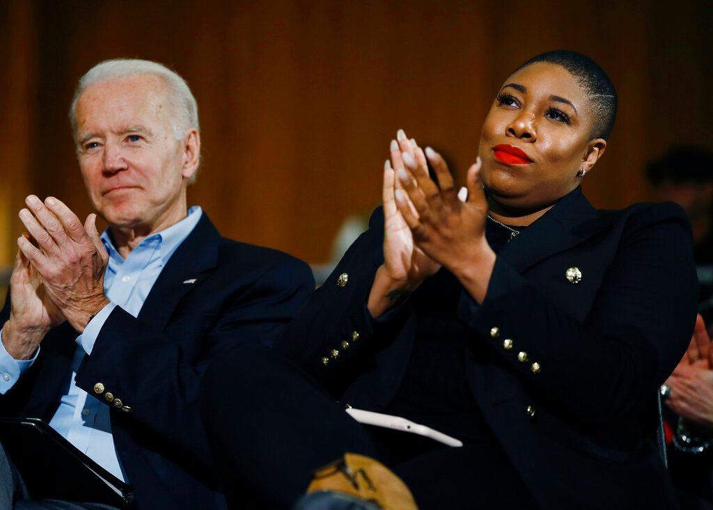 Exodus from Harris office sends Symone Sanders to MSNBC
