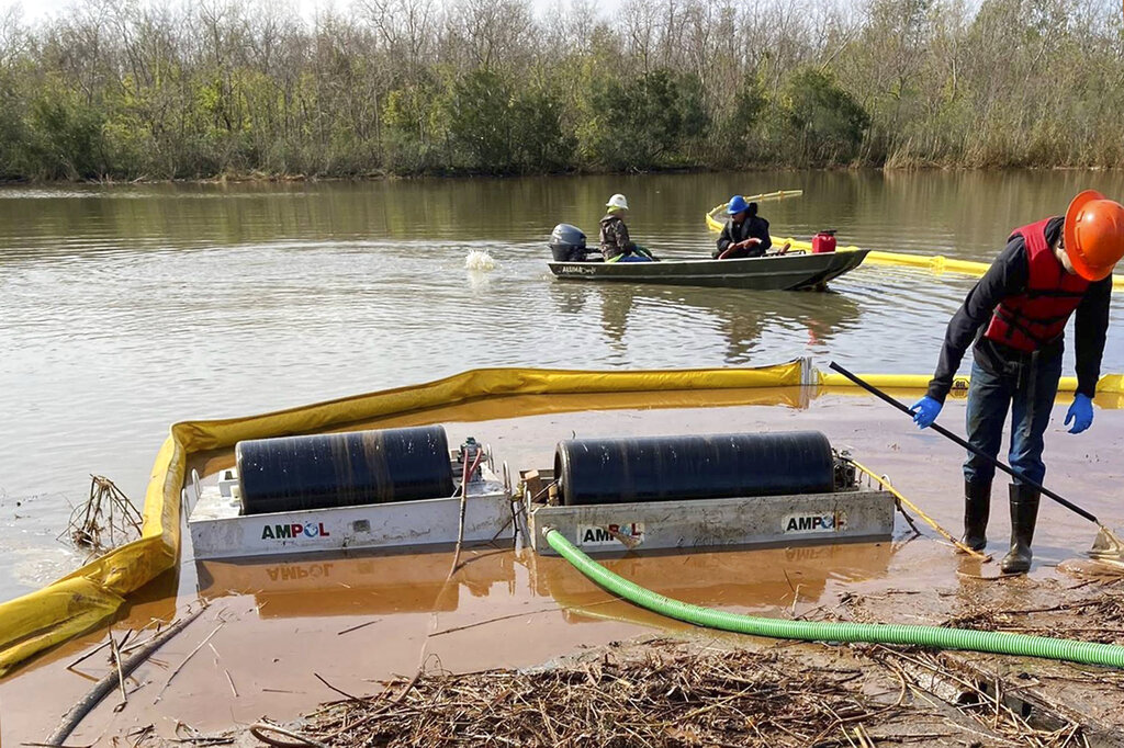 Rusted pipeline leaked 300,000 gallons of diesel near New Orleans, records show