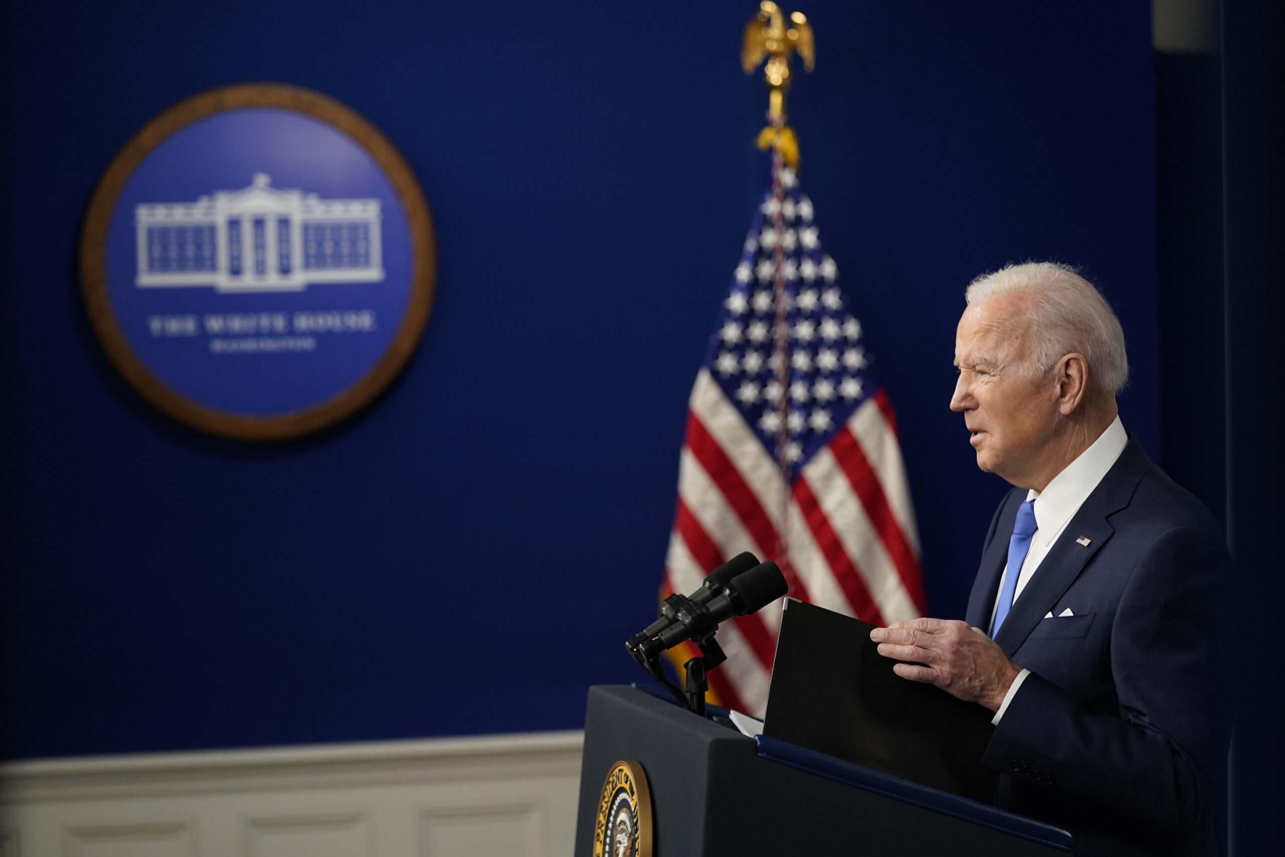 Biden faces questions about access and transparency ahead of press conference