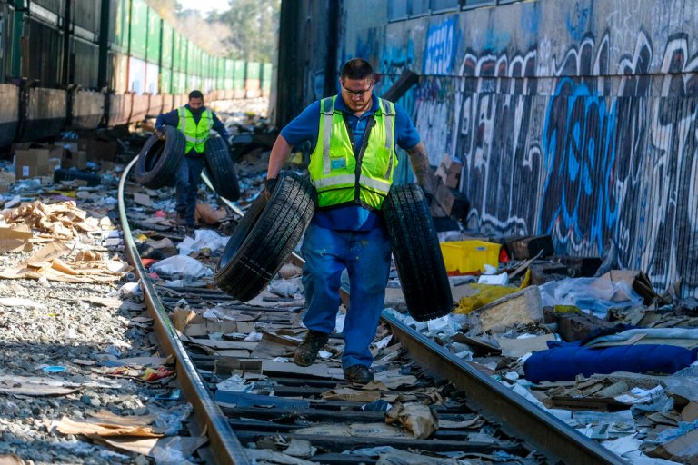 More than 80 firearms stolen by thieves who raided cargo trains in Los Angeles