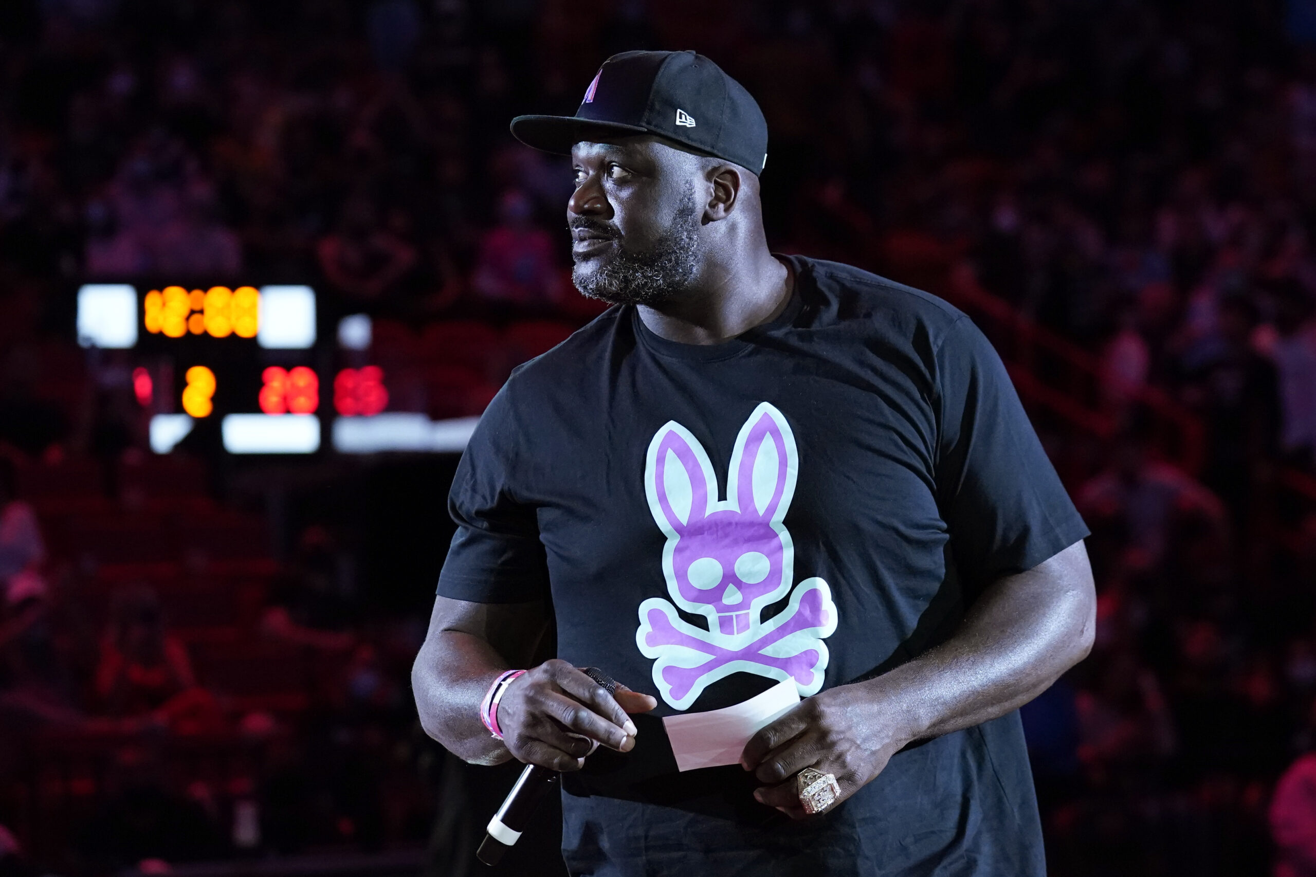 Shaquille O’Neal jokes about gorillas freaking out whenever he visits the zoo