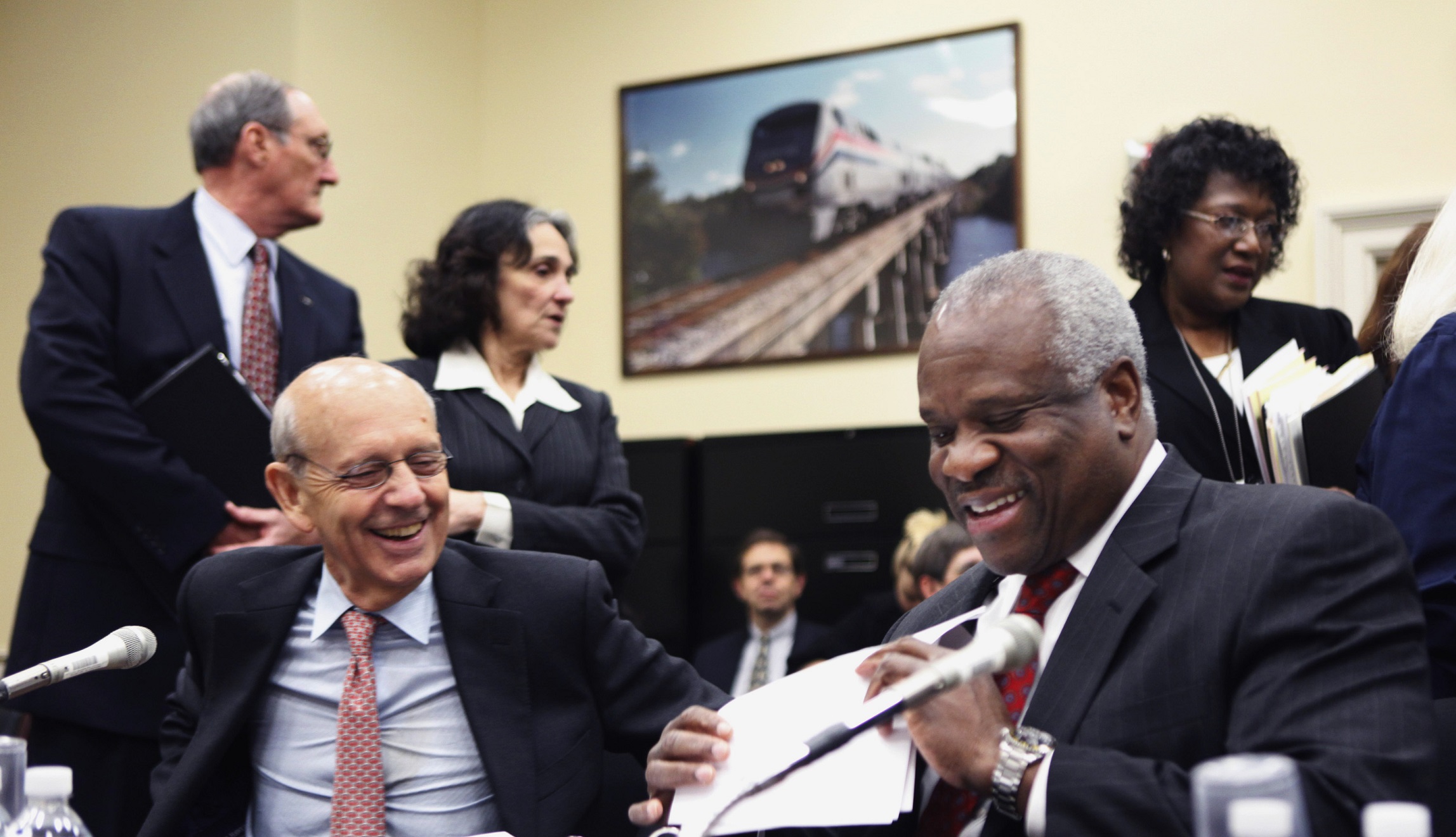 Breyer calls Thomas a ‘man of integrity’ as Democrats ratchet up ethics concerns
