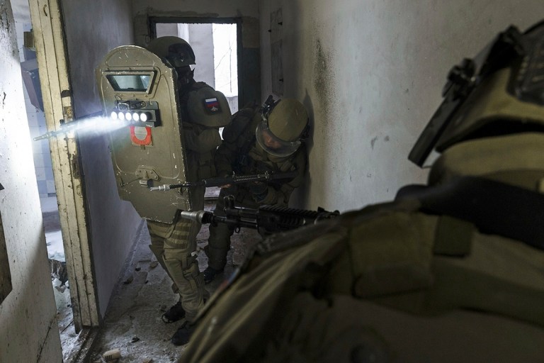 Ukrainian rebel region residents can join Russian military