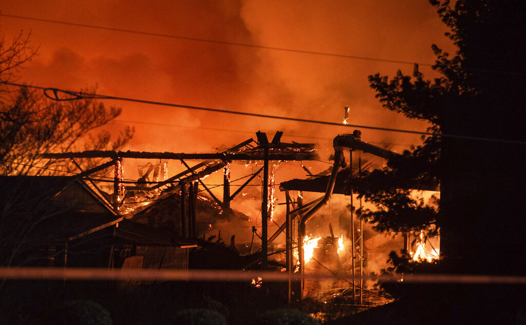 Thousands told to evacuate homes after fire breaks out at fertilizer plant