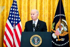 White House Report Card: Dazed and confused, but jobs look good