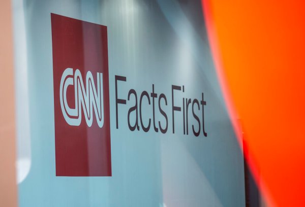 Liberal Media Scream: Stelter says foes lying about dying CNN