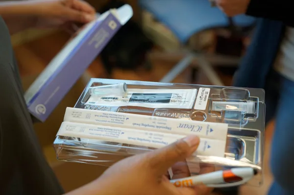 Biden administration re-ups free COVID-19 tests as holidays approach