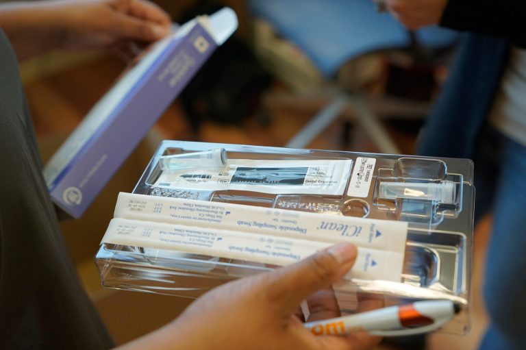 Biden administration re-ups free COVID-19 tests as holidays approach