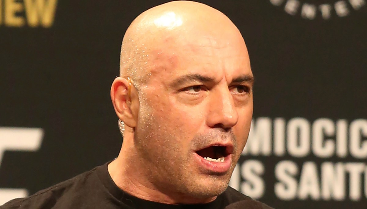 Joe Rogan Sip WATCH: Joe Rogan sips Bud Light and laughs off Anheuser-Busch and Dylan ...