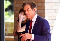 Oz and McCormick wage battle for Trump endorsement in GOP Senate primary
