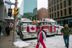 Ottawa mayor strikes deal with truckers: Move out of residential areas and he will meet with them