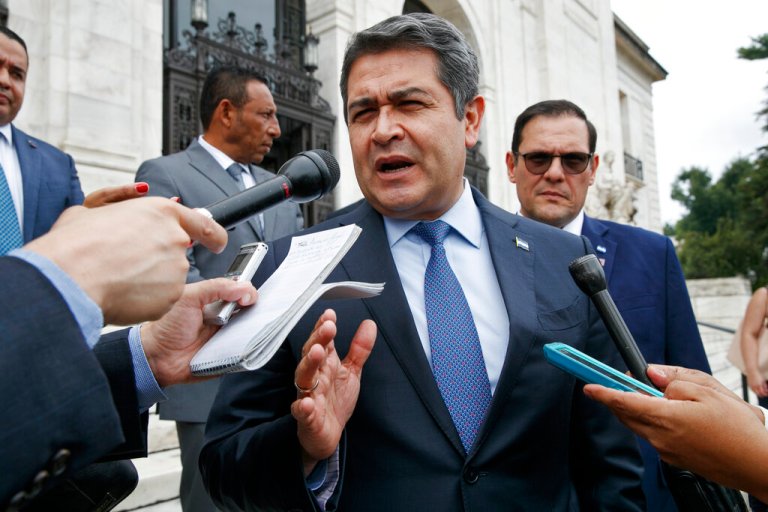US seeks arrest of former Honduran president for extradition