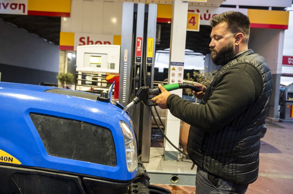 Gas prices today: Where to find the cheapest fuel across the country