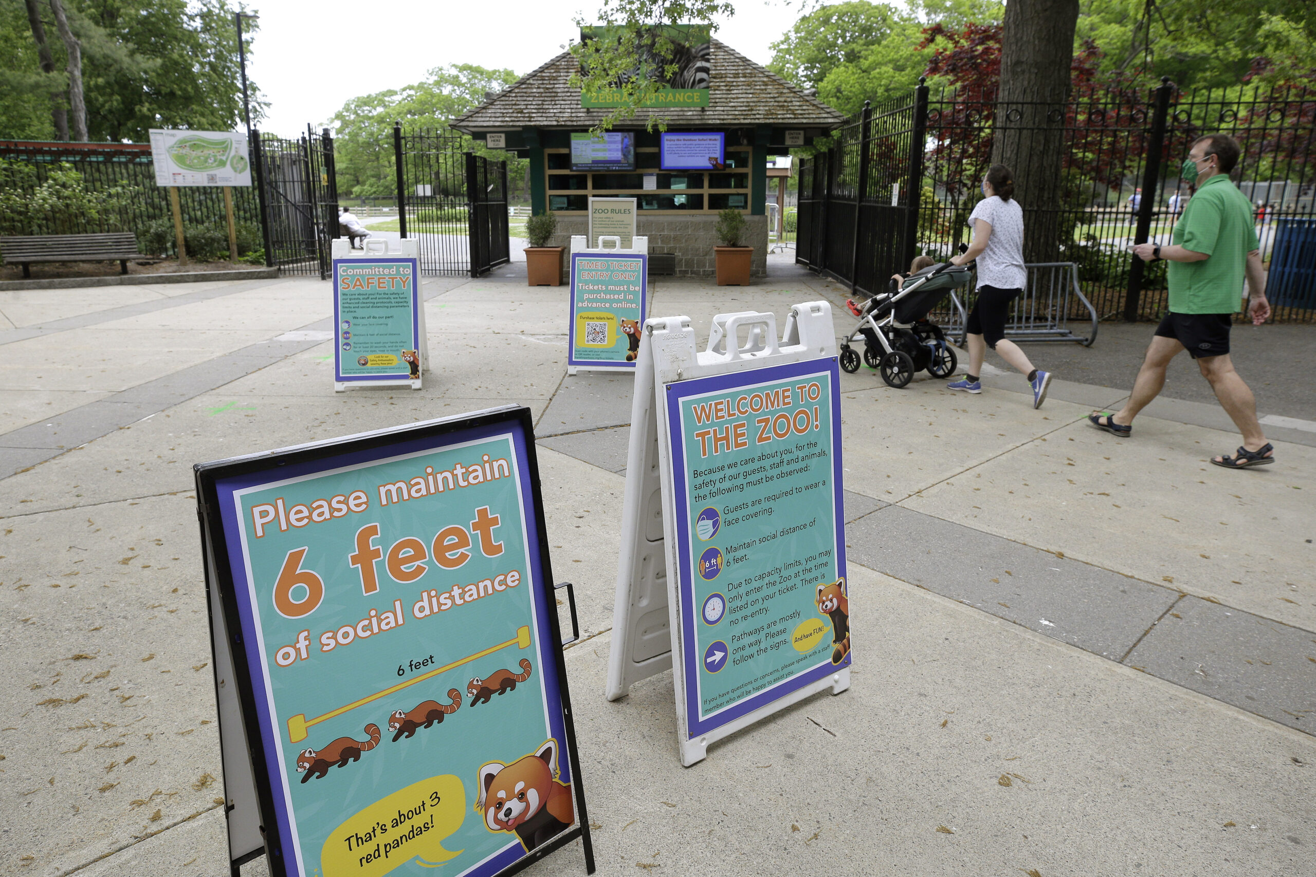 Massachusetts man arrested after trying to break into tiger exhibit at zoo: Report