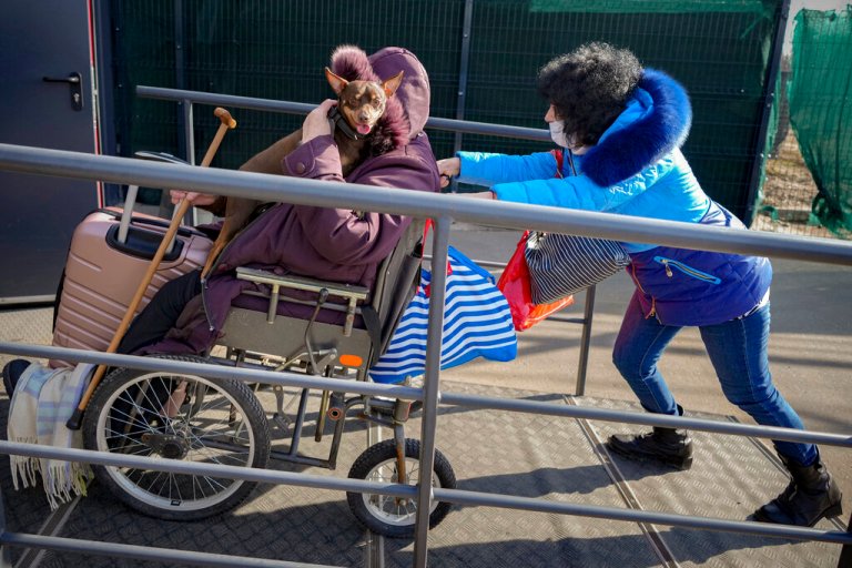 Romania says it can accept 500,000 Ukrainian refugees if Russia invades