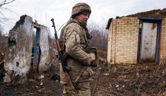 With war drawing closer, rebels ask Russia for military help