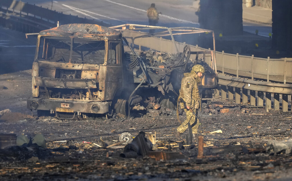 Ukrainian delegation agrees to meet with Russia as Putin’s forces try to take Kyiv