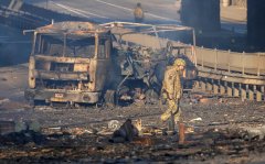 Ukrainian delegation agrees to meet with Russia as Putin’s forces try to take Kyiv