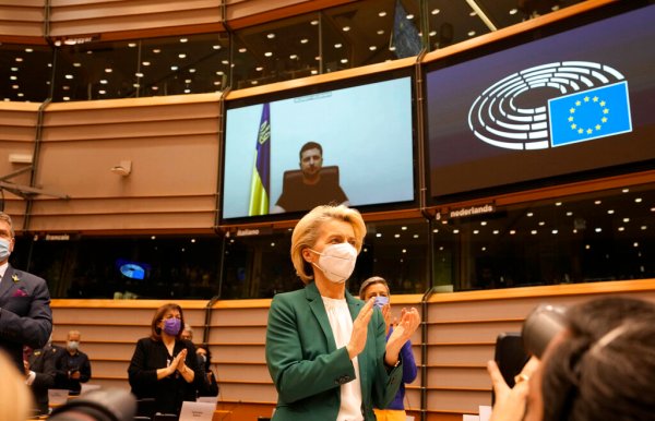 EU proposes historic embargo on Russian oil, pushing up prices