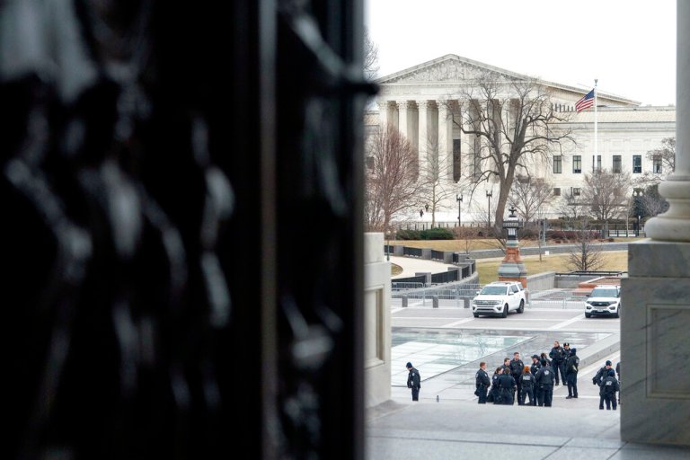 Supreme Court sides with FBI on state secrets privilege in Islamic informant case