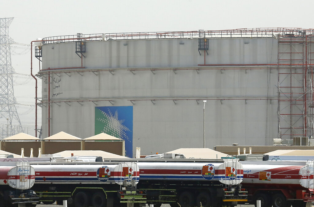 Saudi Arabia considering pricing oil sales with Chinese currency over US dollars: Report