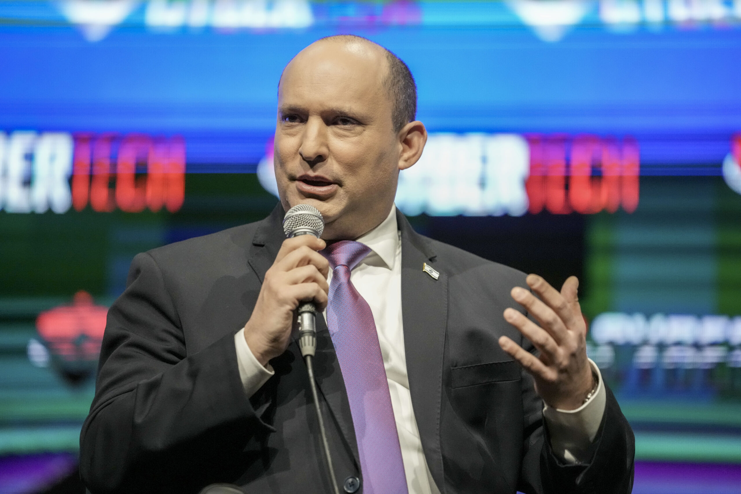 Israeli prime minister urges citizens to carry guns amid uptick in terrorism