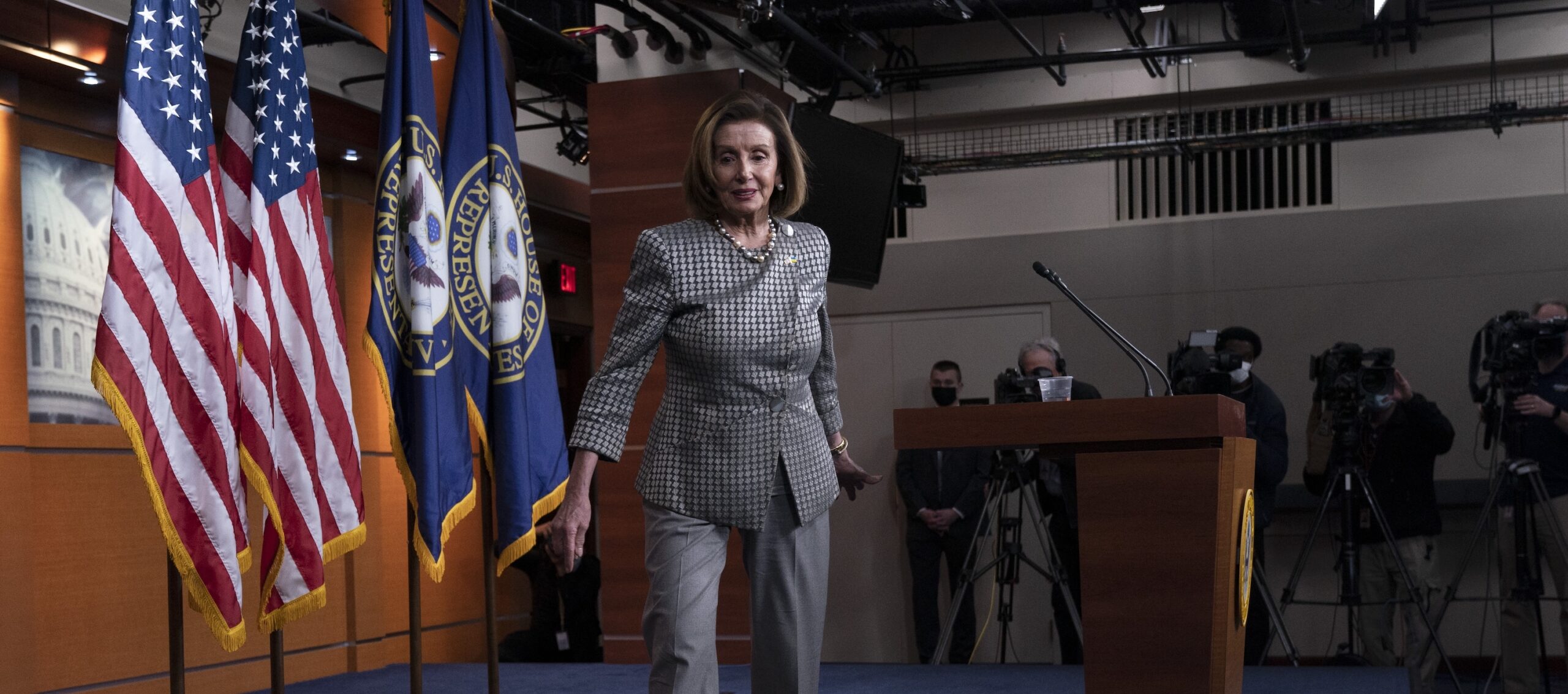 Pelosi backs ban on Russian oil imports
