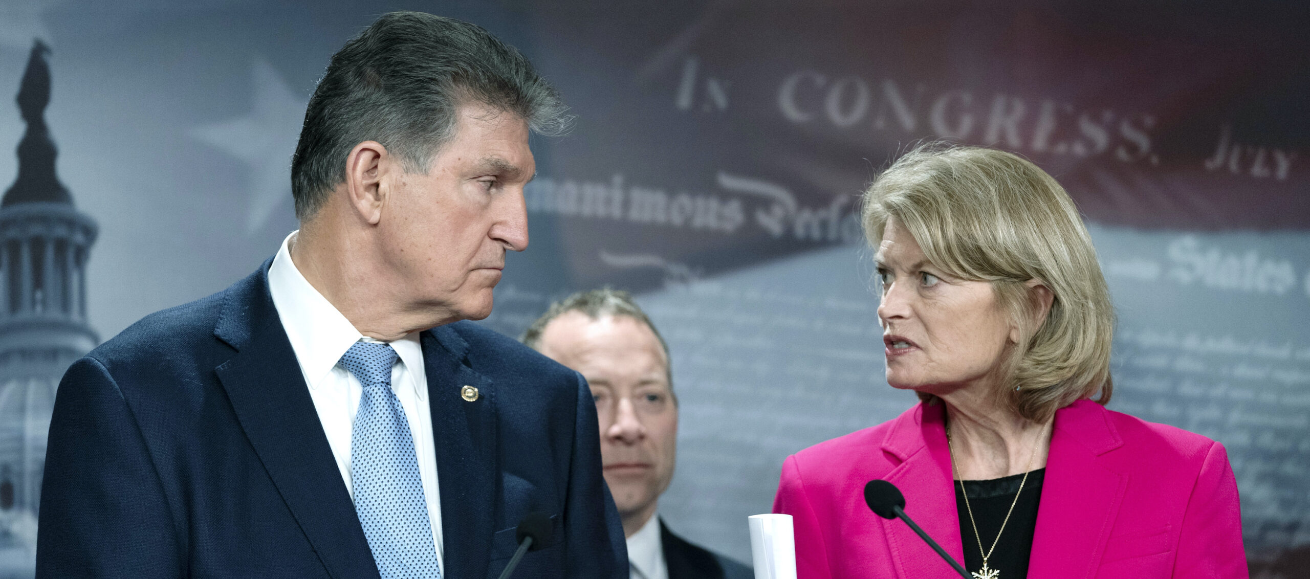 Hawks in both parties pressure Biden for more action to defend Ukraine
