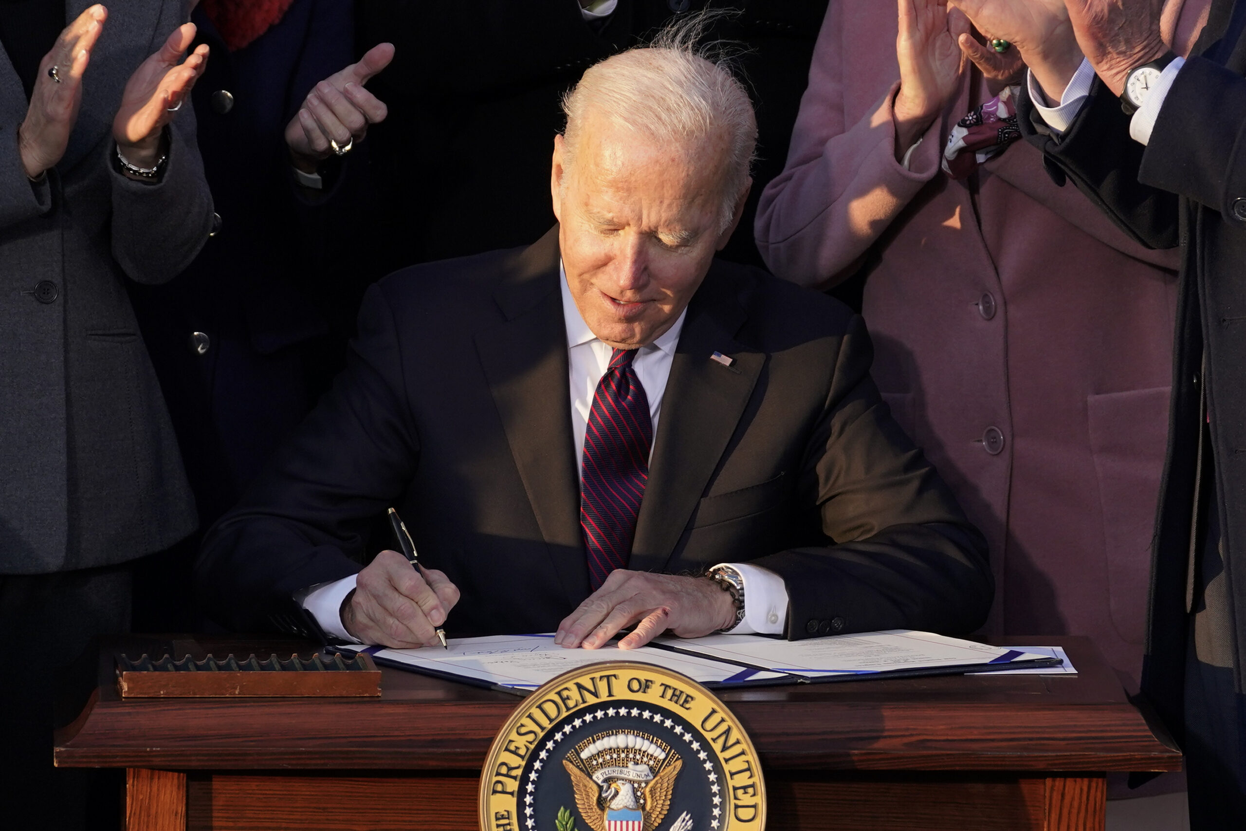 Biden unveils new federal rule bumping domestic manufacturing threshold to 75%