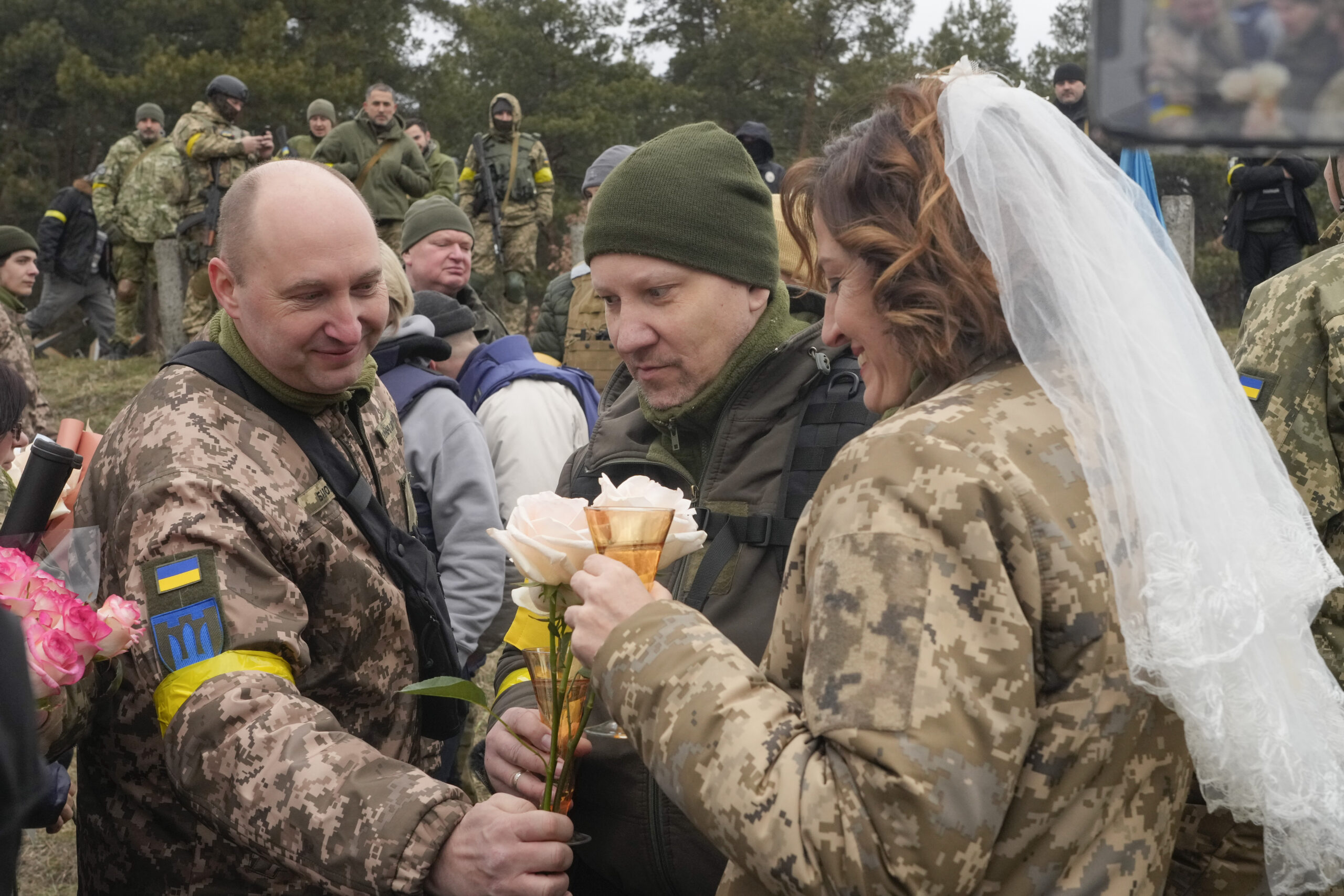 WATCH: Ukrainian soldiers get married in field