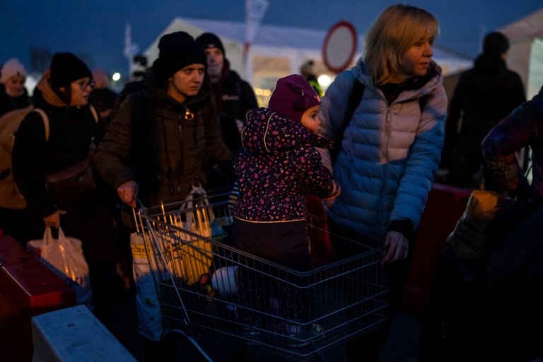 More than 30 dead after Russians bombard Western Ukrainian base
