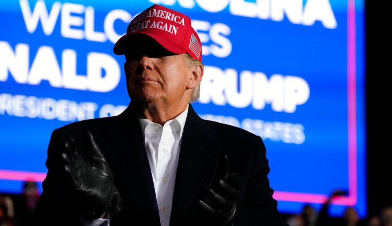 Trump condemns Russia for Ukraine invasion, touts own war record