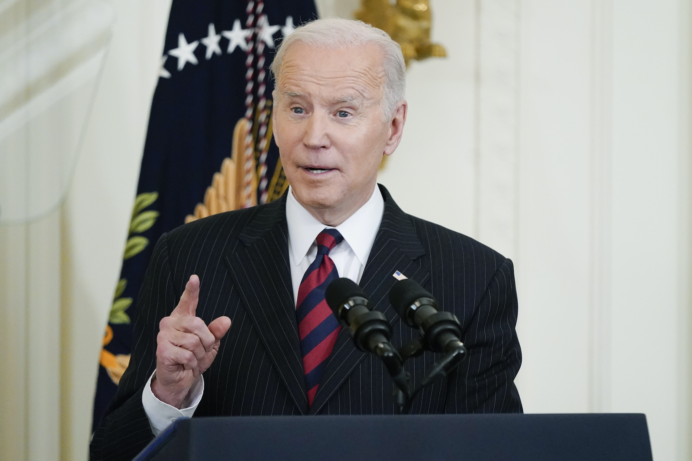 Biden mistakenly announces ‘first lady’s husband’ has COVID-19