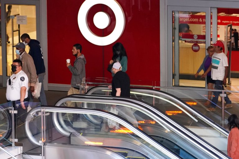 Consumer confidence rises for first time in four months