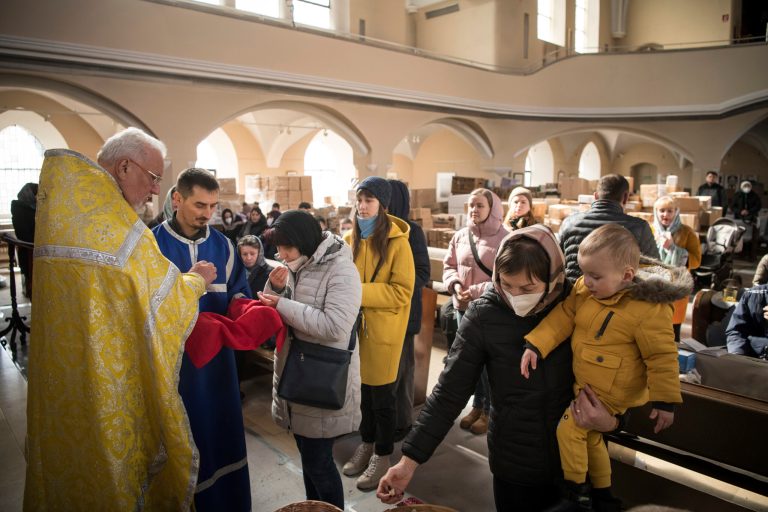 Two fact checks shut down claim US megachurches aren’t offering support to Ukraine