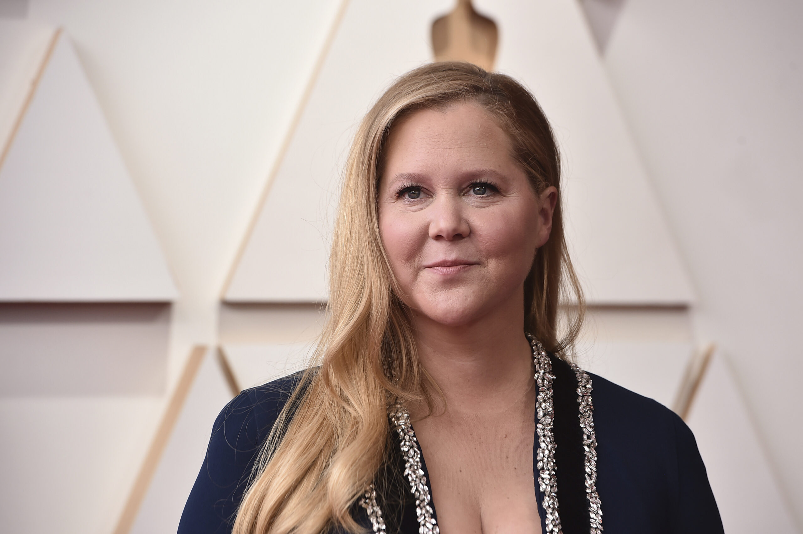 ‘Comments on’: Comedian Amy Schumer claps back at critics for her take on Israel-Hamas war