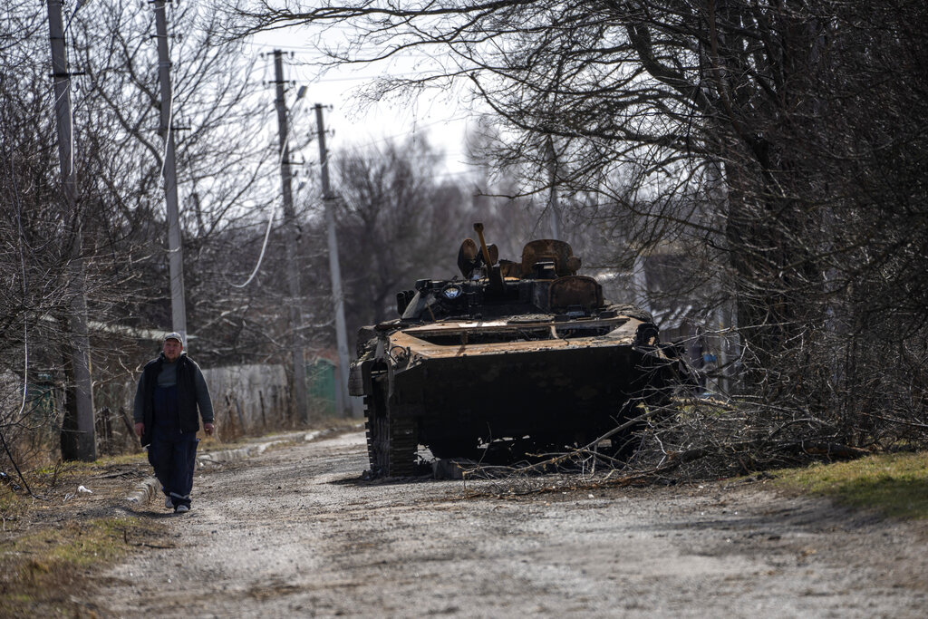 Pentagon: ‘Small numbers’ of Russian troops leaving Kyiv, ‘not a real withdrawal’