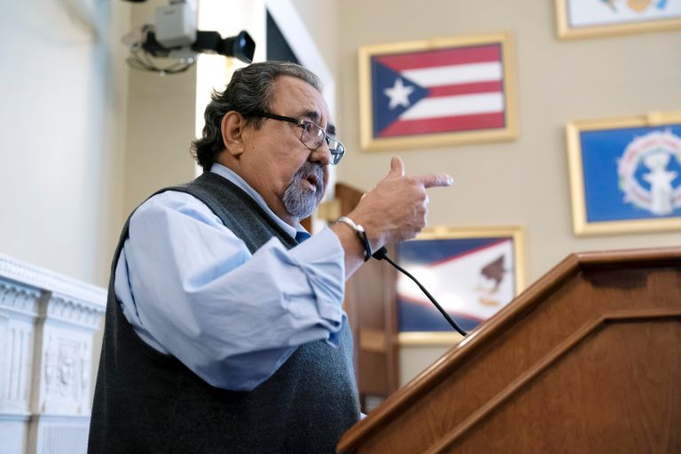 Bipartisan ranks form against Manchin-Schumer permitting deal