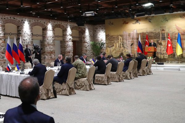 Ukrainian and Russian negotiators meet face-to-face after three-week delay