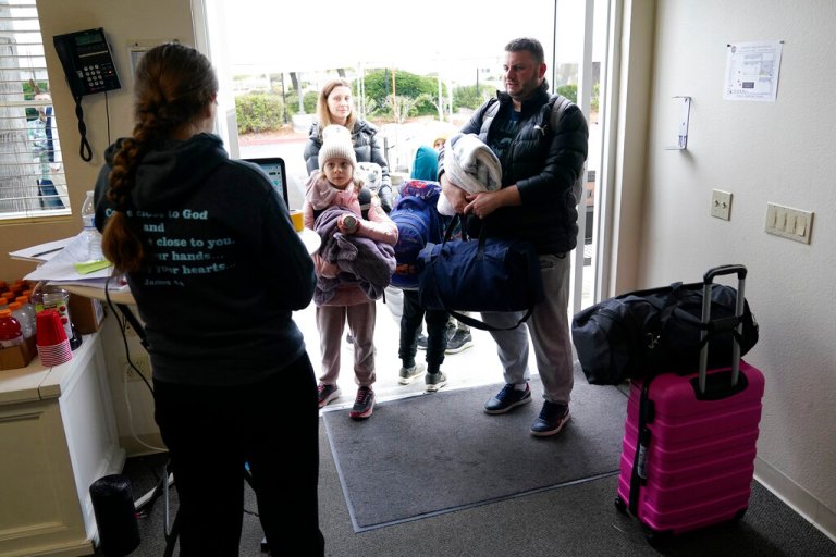 Mexico opens shelter for overflow of Ukrainians waiting to cross US border