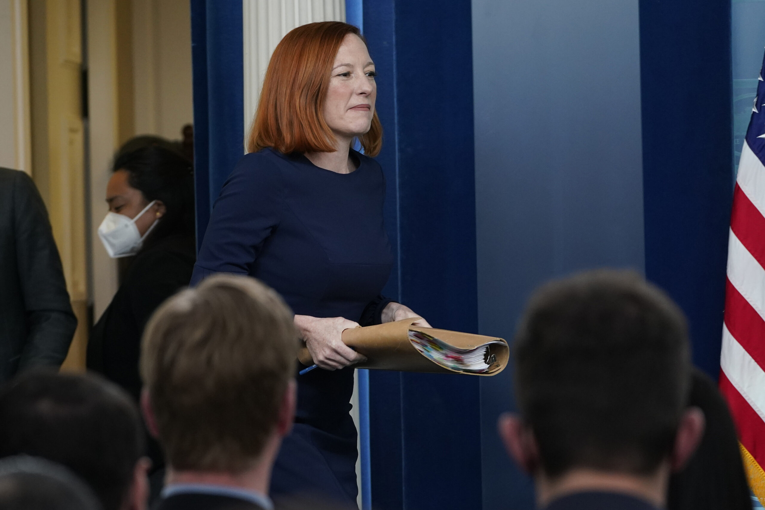 White House says cellphones for migrants used for tracking