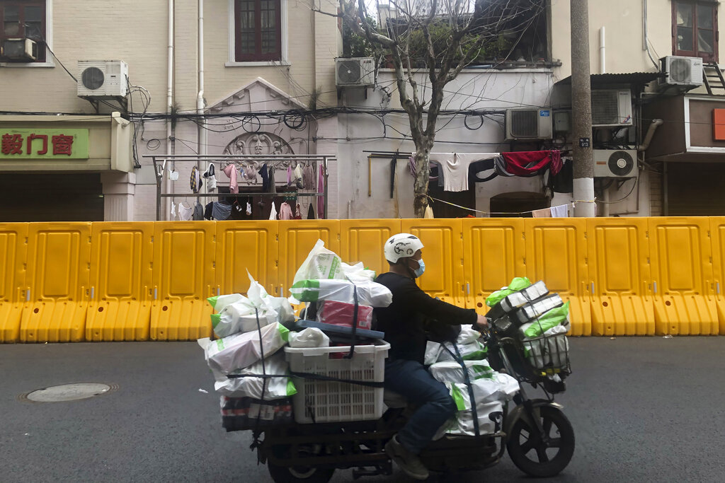 Shanghai residents facing food shortages amid COVID-19 lockdown